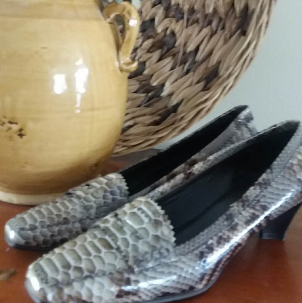 Donald J Pliner Shoes